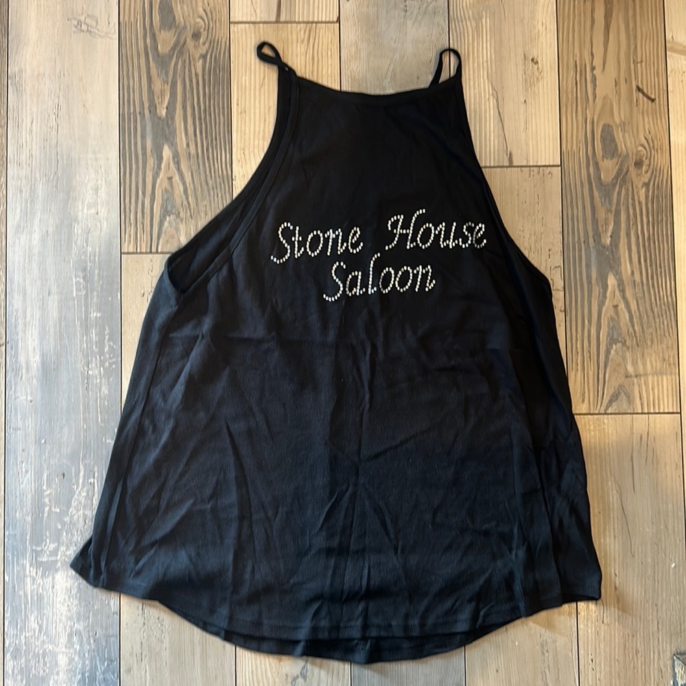 Stonehouse, saloon, Cami